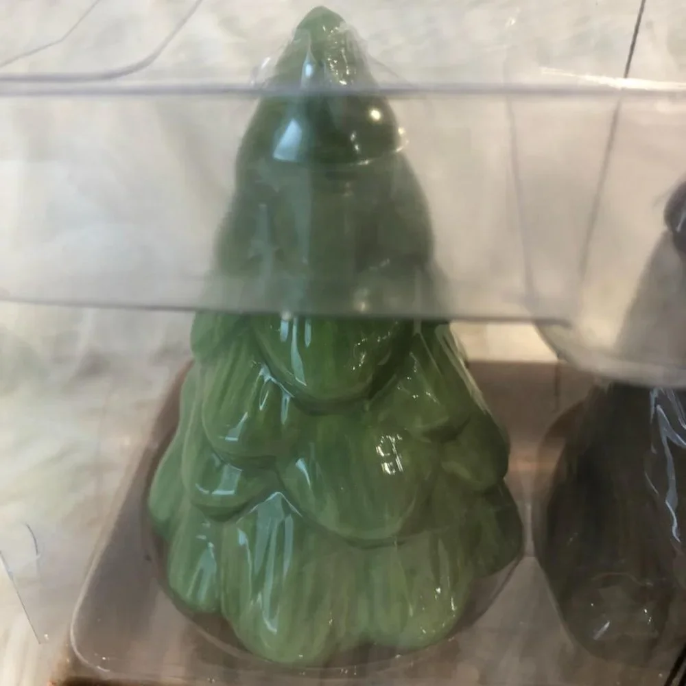 Boston Warehouse Black Bear & Pine Tree Shakers